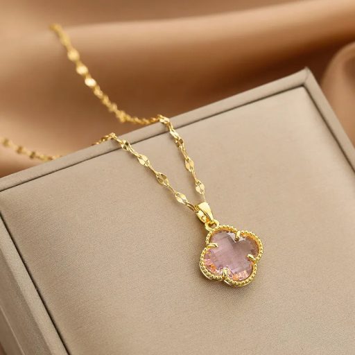 CRYSTAL pink four leaf nyaklánc, 18 karátos aranyozott