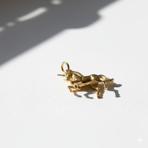 Unikornis charm, aranyozott
