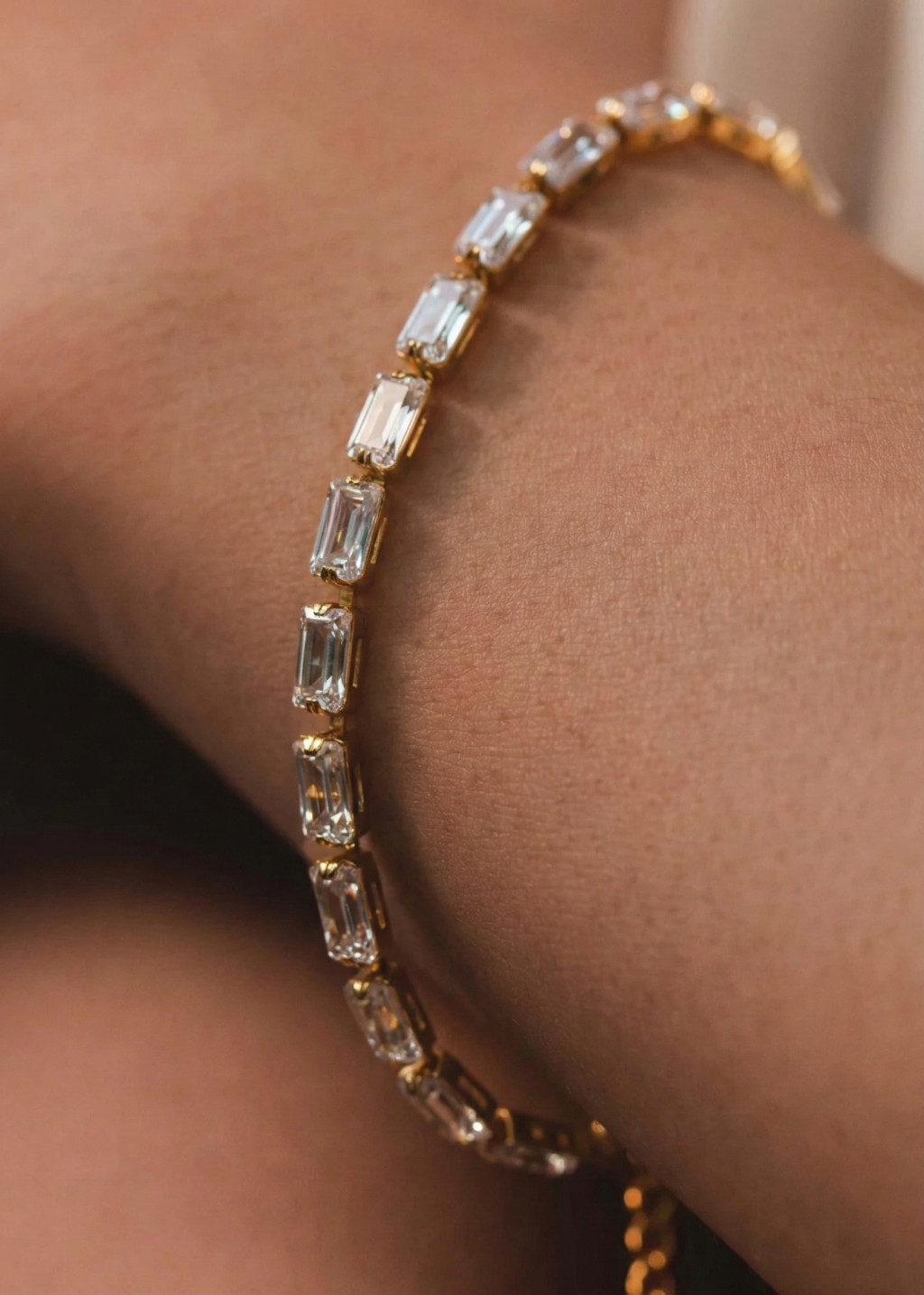 Crystal Luxe Slim aranyozott karkötő, hókristály